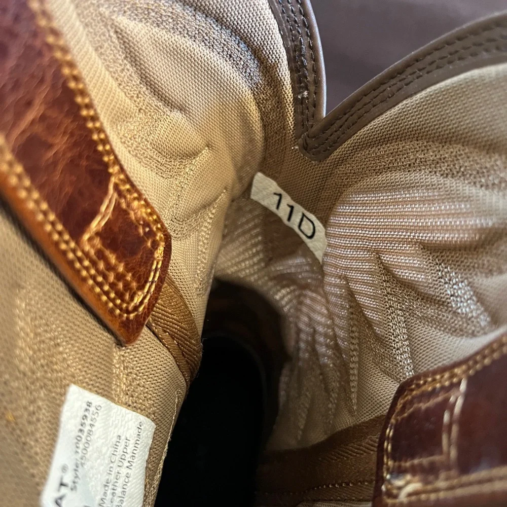 Ariat Brown Western Boots with Intricate Stitching - Picture 5 of 9